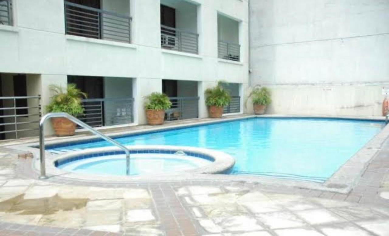 Poolside Family Room Greenbelt Makati Makati City Kültér fotó